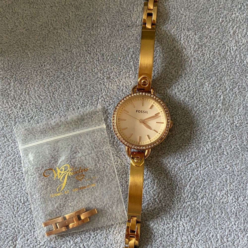 {SOLD} Like New- Fossil Gold Watch